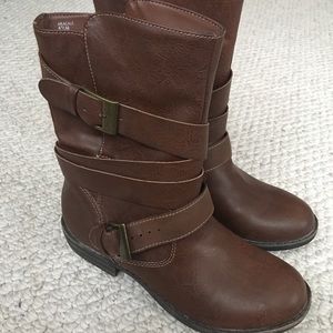 Aracale brown ankle boots